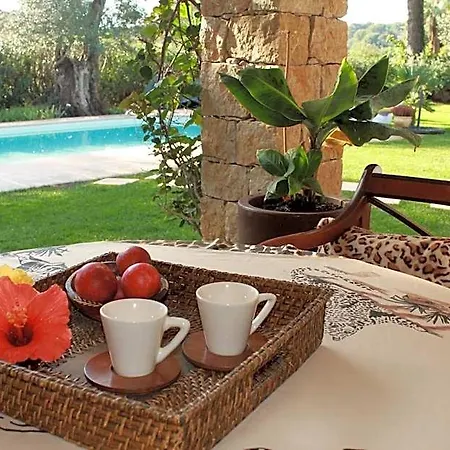 Bed & Breakfast La Topi Antibes