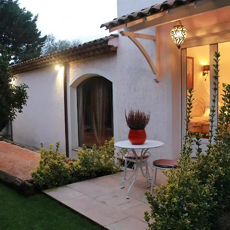 Nocleg ze śniadaniem La Topi Antibes